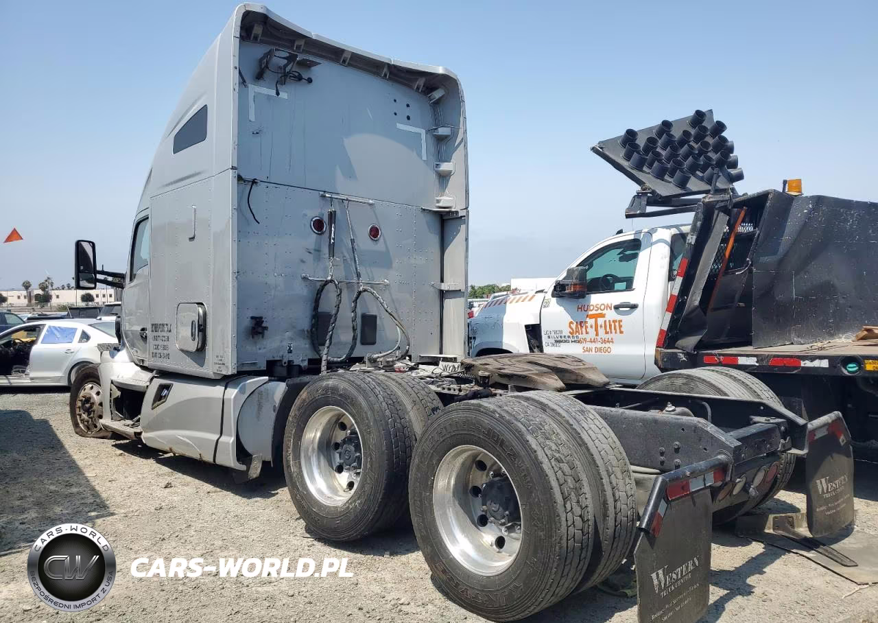 2017 Kenworth T680 Semi Truck VIN:1XKYD49X4HJ154249 - 3