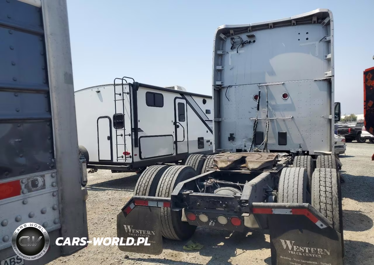 2017 Kenworth T680 Semi Truck VIN:1XKYD49X4HJ154249 - 4