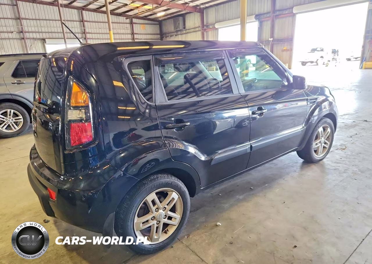2011 Kia Soul + VIN:KNDJT2A22B7254830 - 3