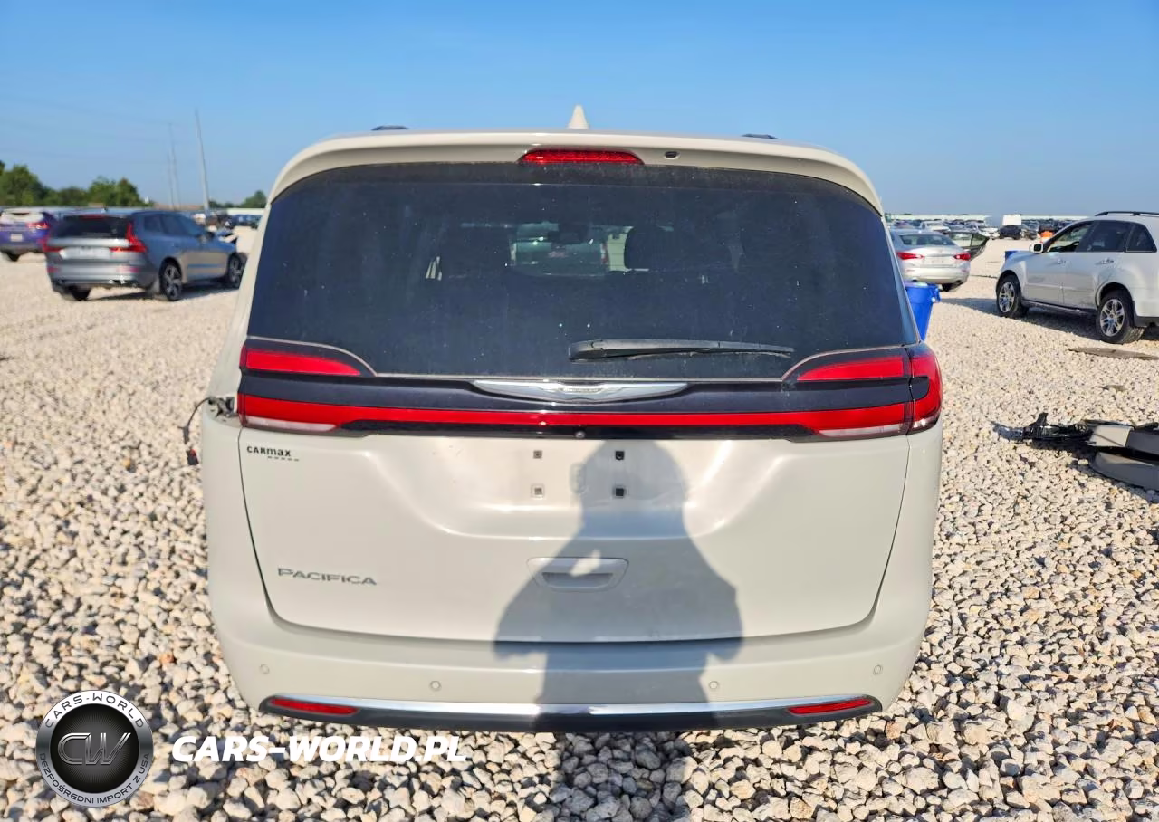 2021 Chrysler Pacifica Touring VIN:2C4RC1FG7MR556309 - 6