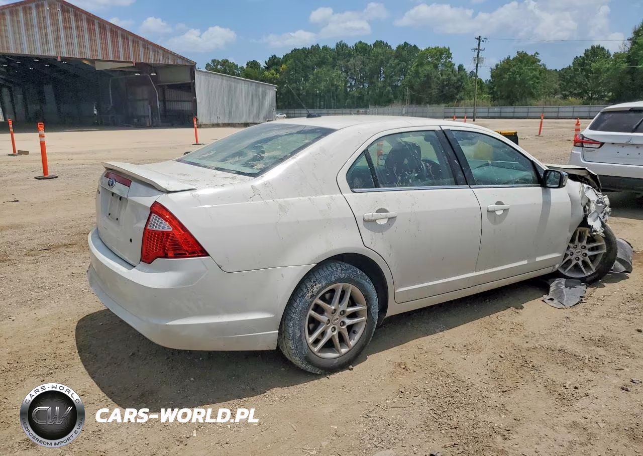 2012 Ford Fusion S VIN:3FAHP0GA7CR225815 - 3