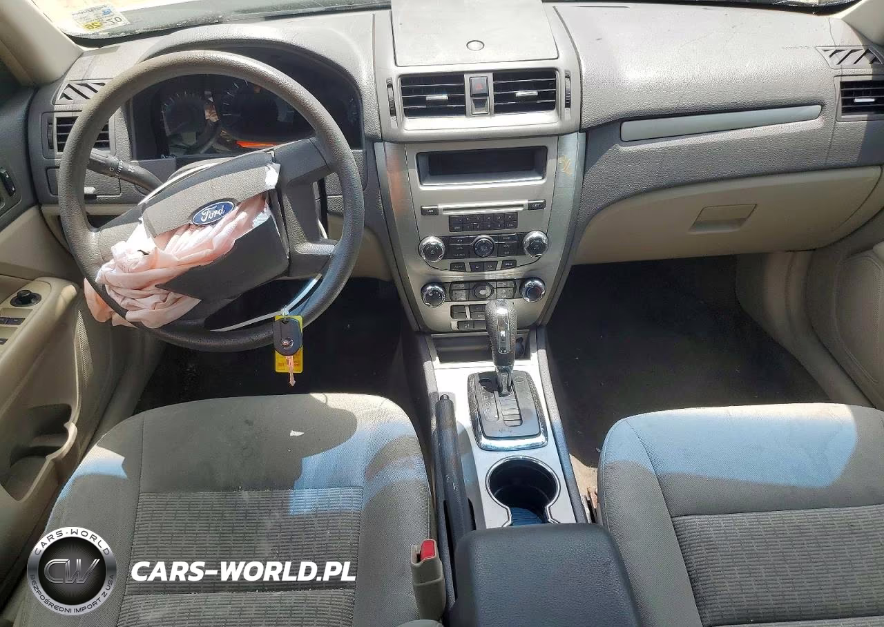 2012 Ford Fusion S VIN:3FAHP0GA7CR225815 - 8