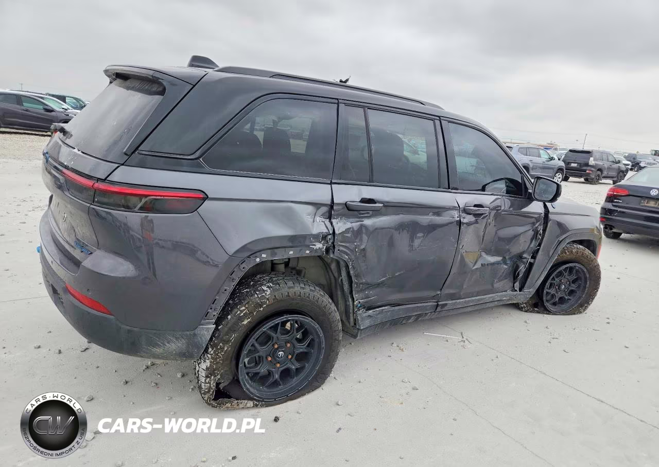 2022 Jeep Grand Cherokee Trailhawk 4Xe VIN:1C4RJYC60N8748467 - 3