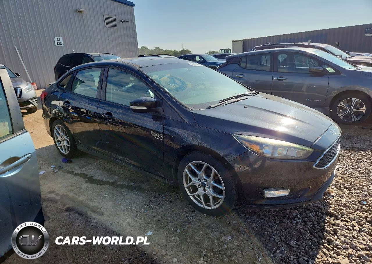 2015 Ford Focus Se VIN:1FADP3F25FL340166 - 4