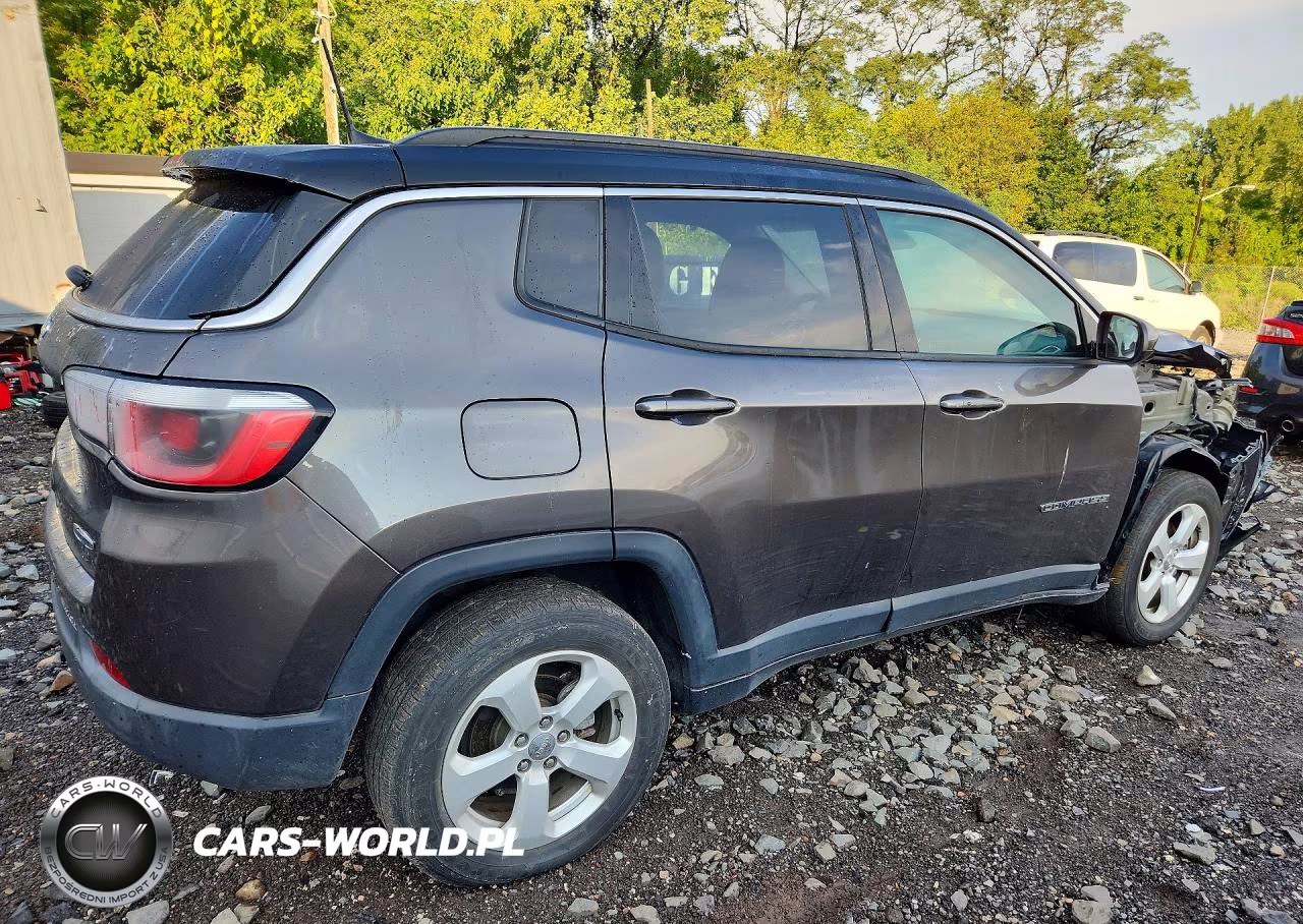 2019 Jeep Compass Latitude VIN:3C4NJDBB7KT807209 - 3