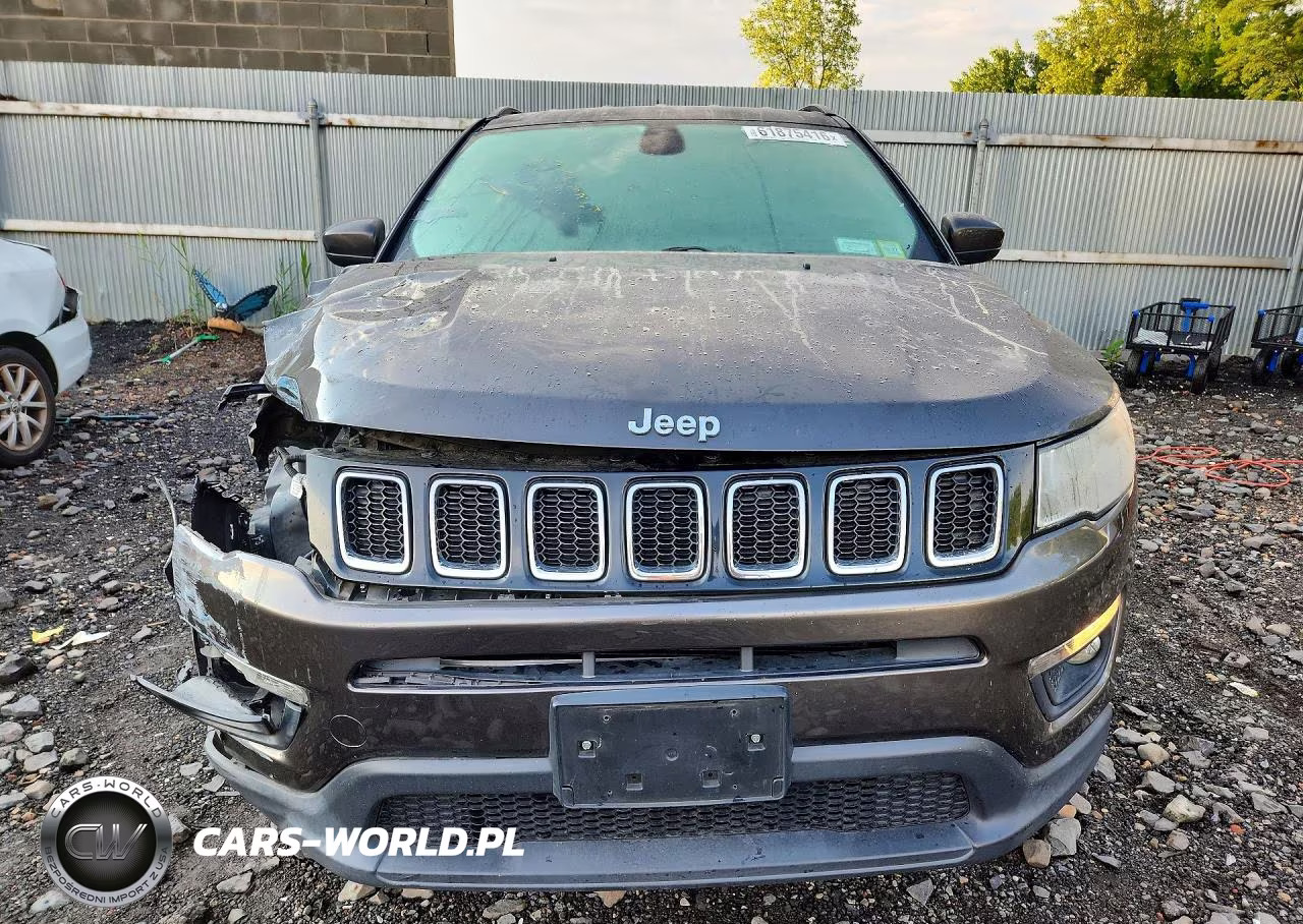 2019 Jeep Compass Latitude VIN:3C4NJDBB7KT807209 - 5