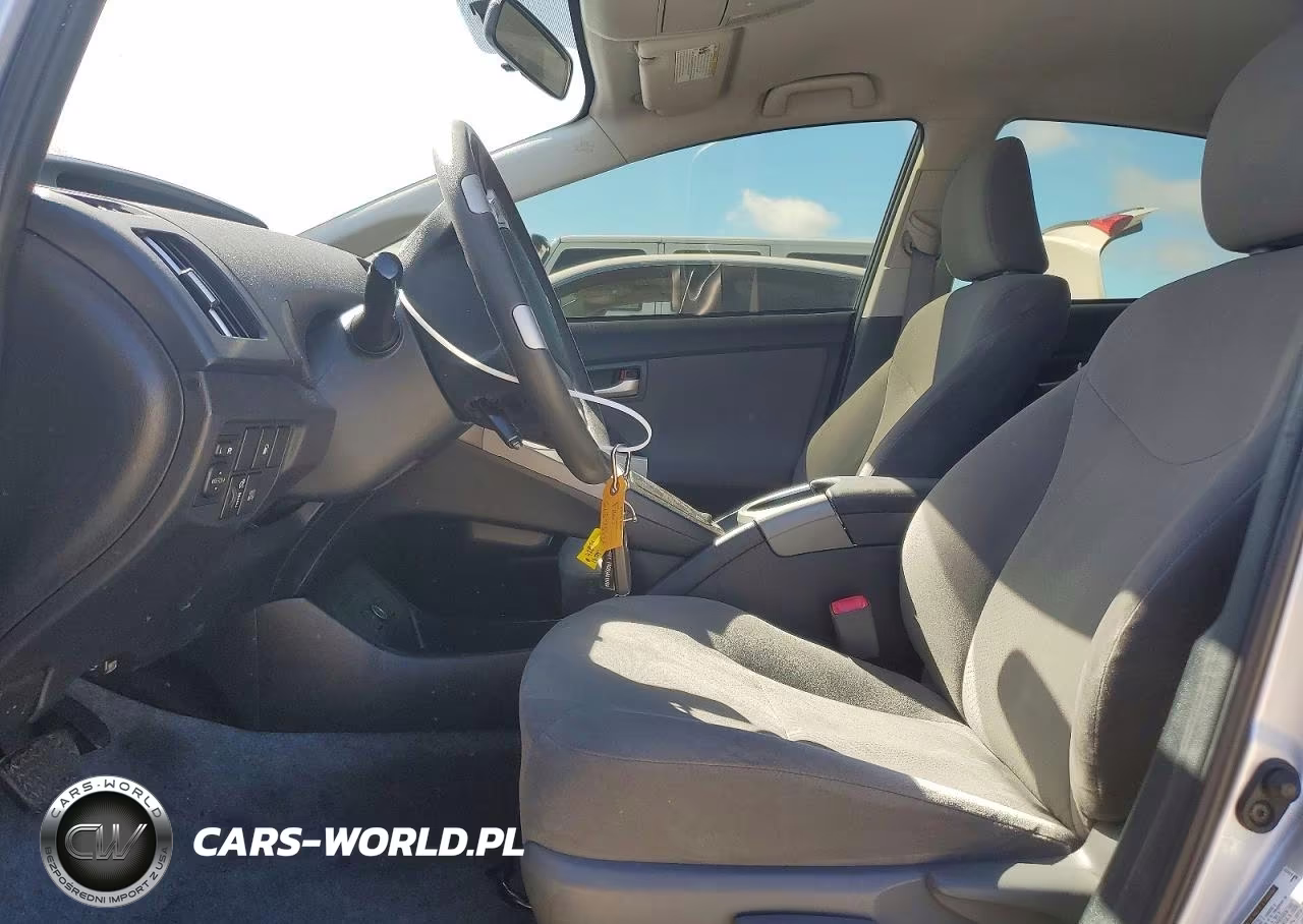 2013 Toyota Prius Plug-In Hybrid Base VIN:JTDKN3DP2D3043228 - 7