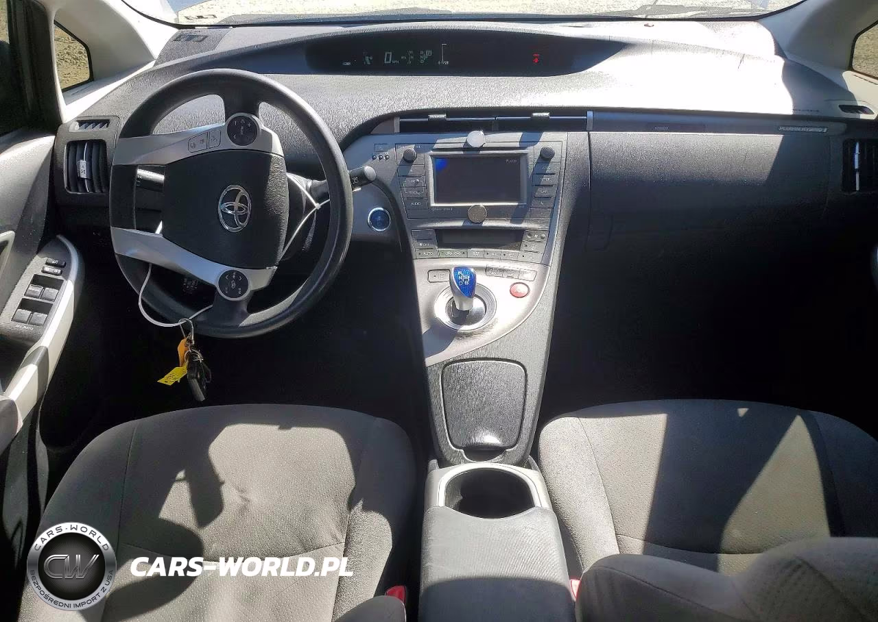 2013 Toyota Prius Plug-In Hybrid Base VIN:JTDKN3DP2D3043228 - 8