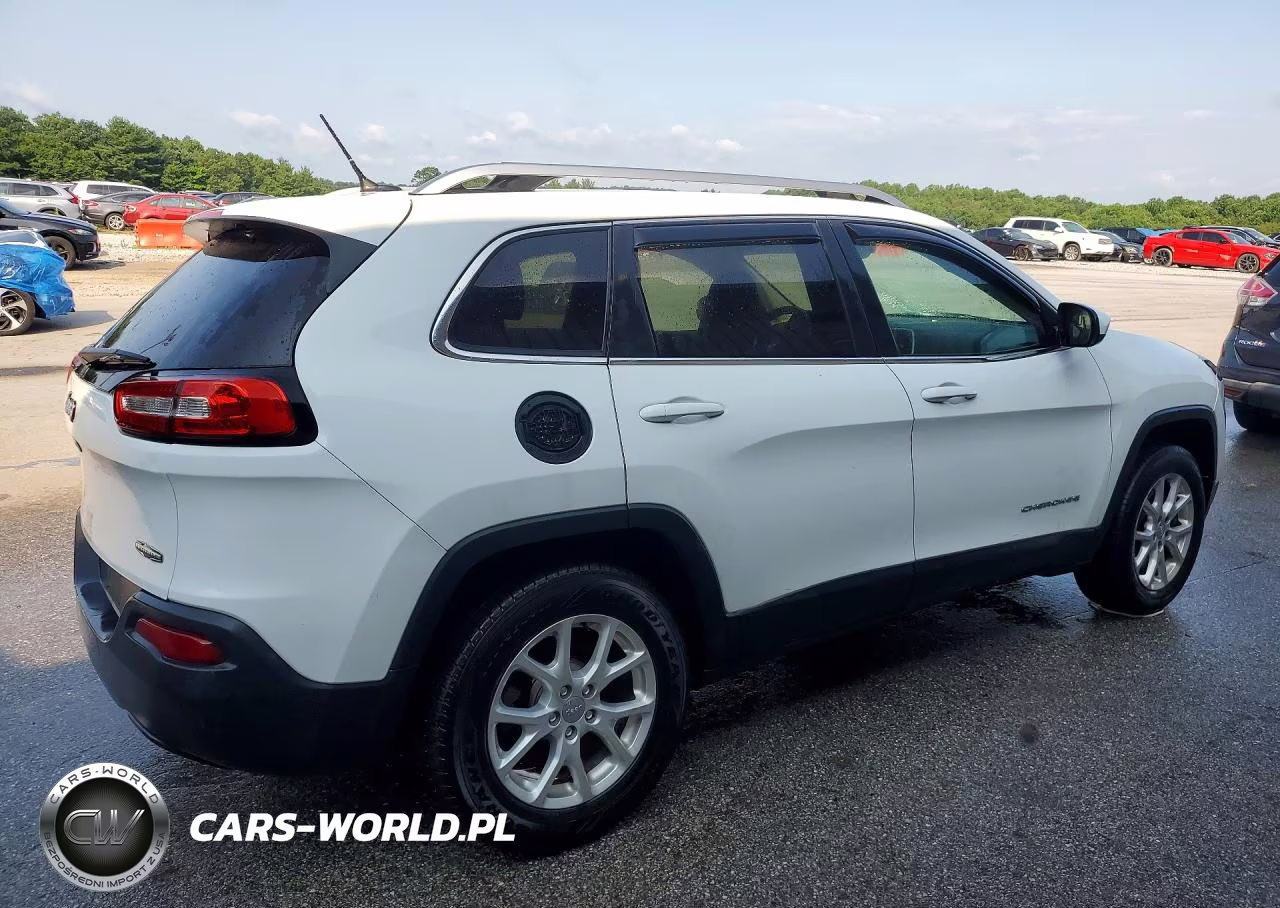 2015 Jeep Cherokee Latitude VIN:1C4PJMCB1FW538874 - 3