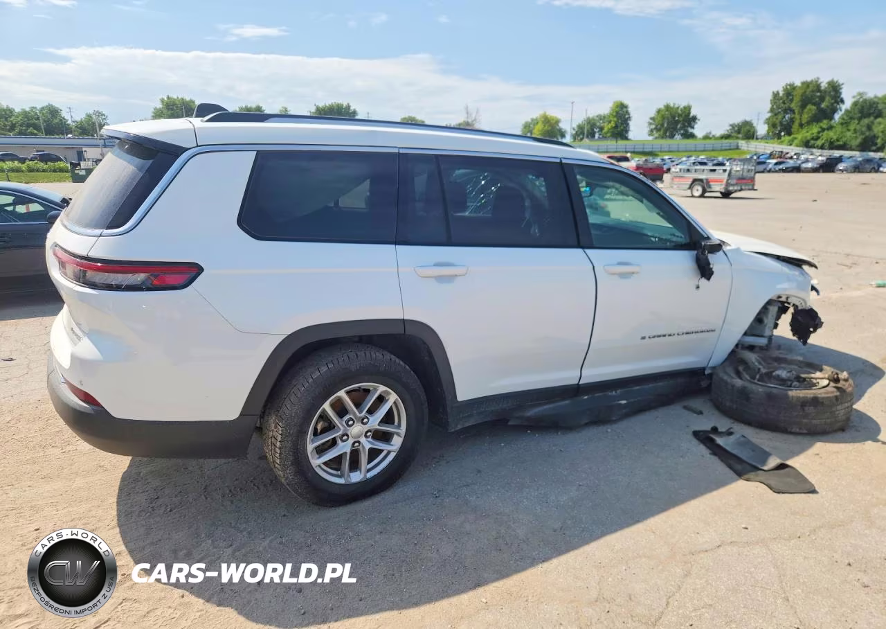 2023 Jeep Grand Cherokee L Laredo VIN:1C4RJKAG5P8894746 - 3