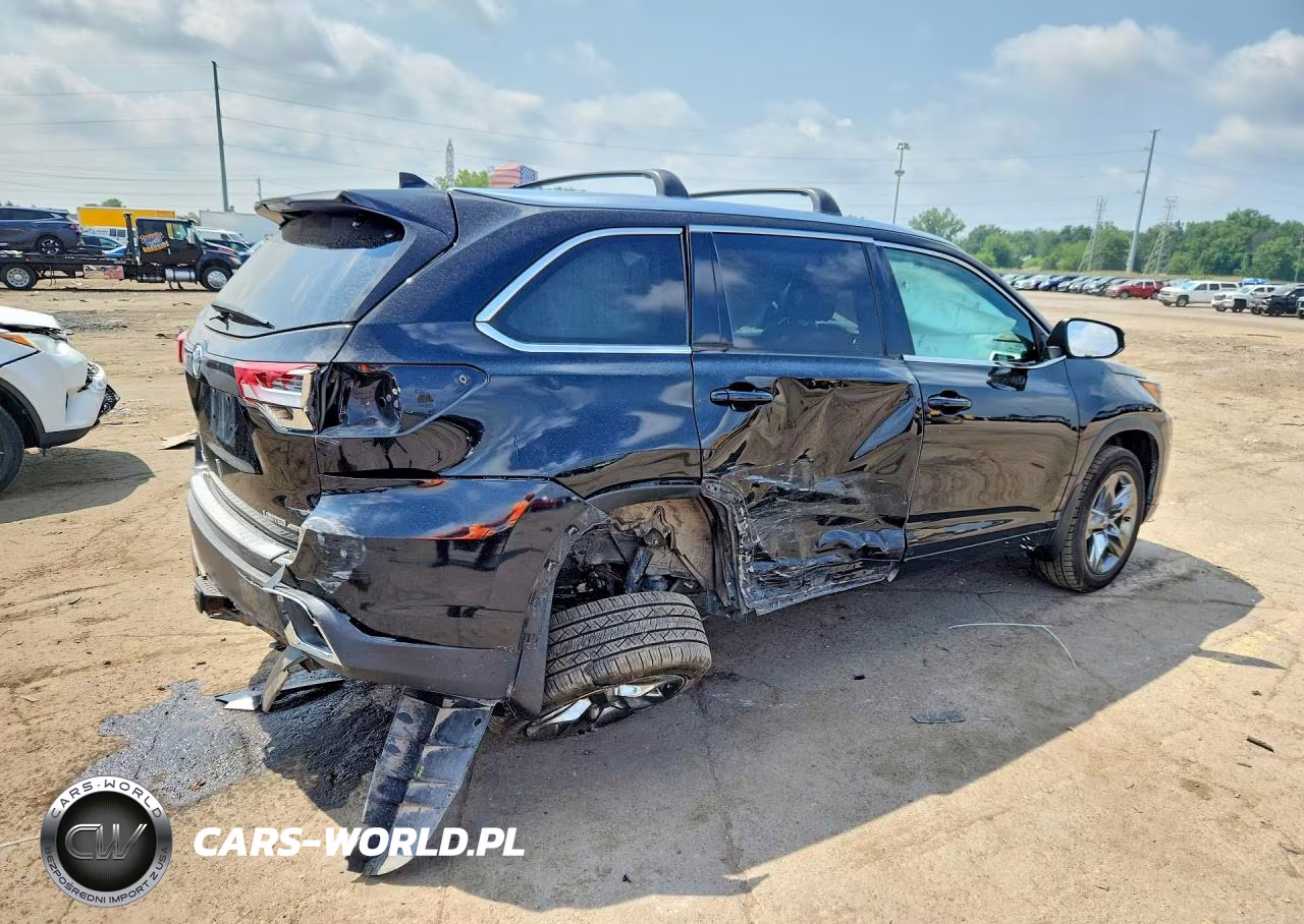 2018 Toyota Highlander Limited Platinum VIN:5TDDZRFH4JS843058 - 3