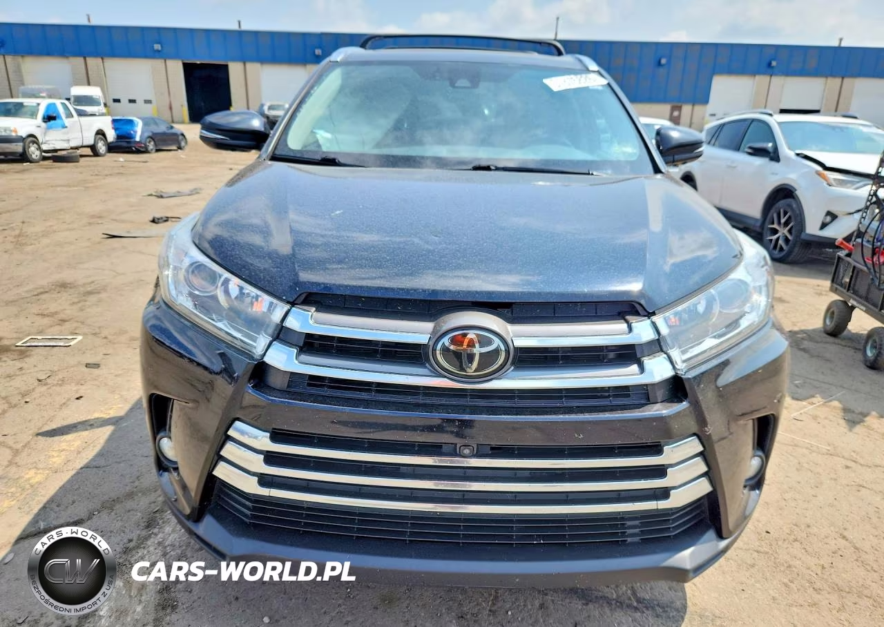 2018 Toyota Highlander Limited Platinum VIN:5TDDZRFH4JS843058 - 5