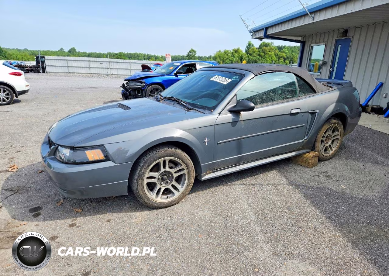 2000 Ford Mustang