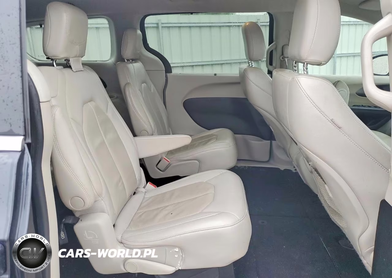 2021 Chrysler Pacifica Touring L VIN:2C4RC1BG6MR588643 - 11