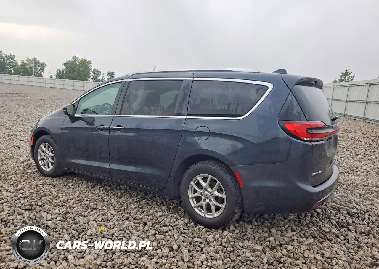 2021 Chrysler Pacifica Touring L VIN:2C4RC1BG6MR588643 - 2