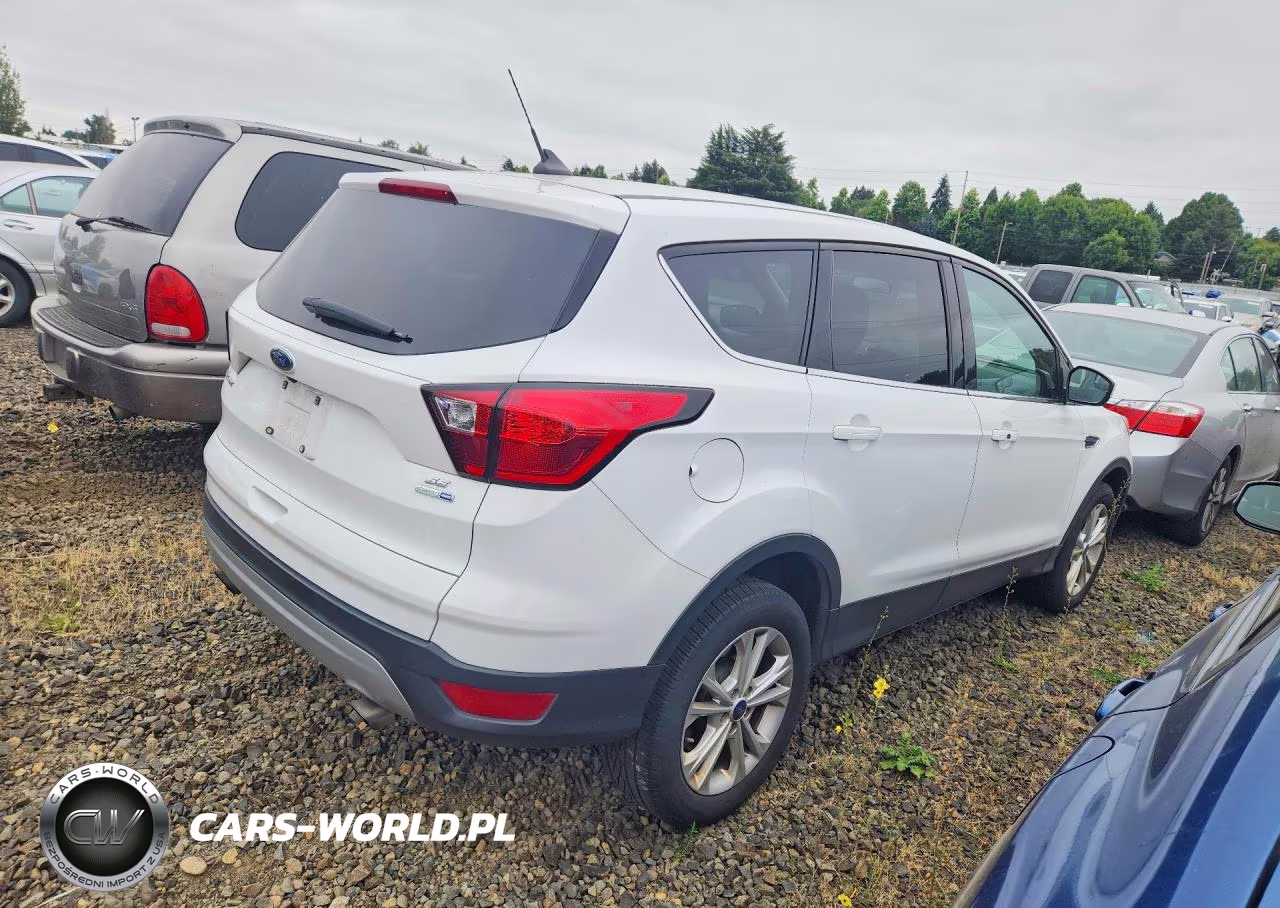 2019 Ford Escape Se VIN:1FMCU9GD9KUA06529 - 3