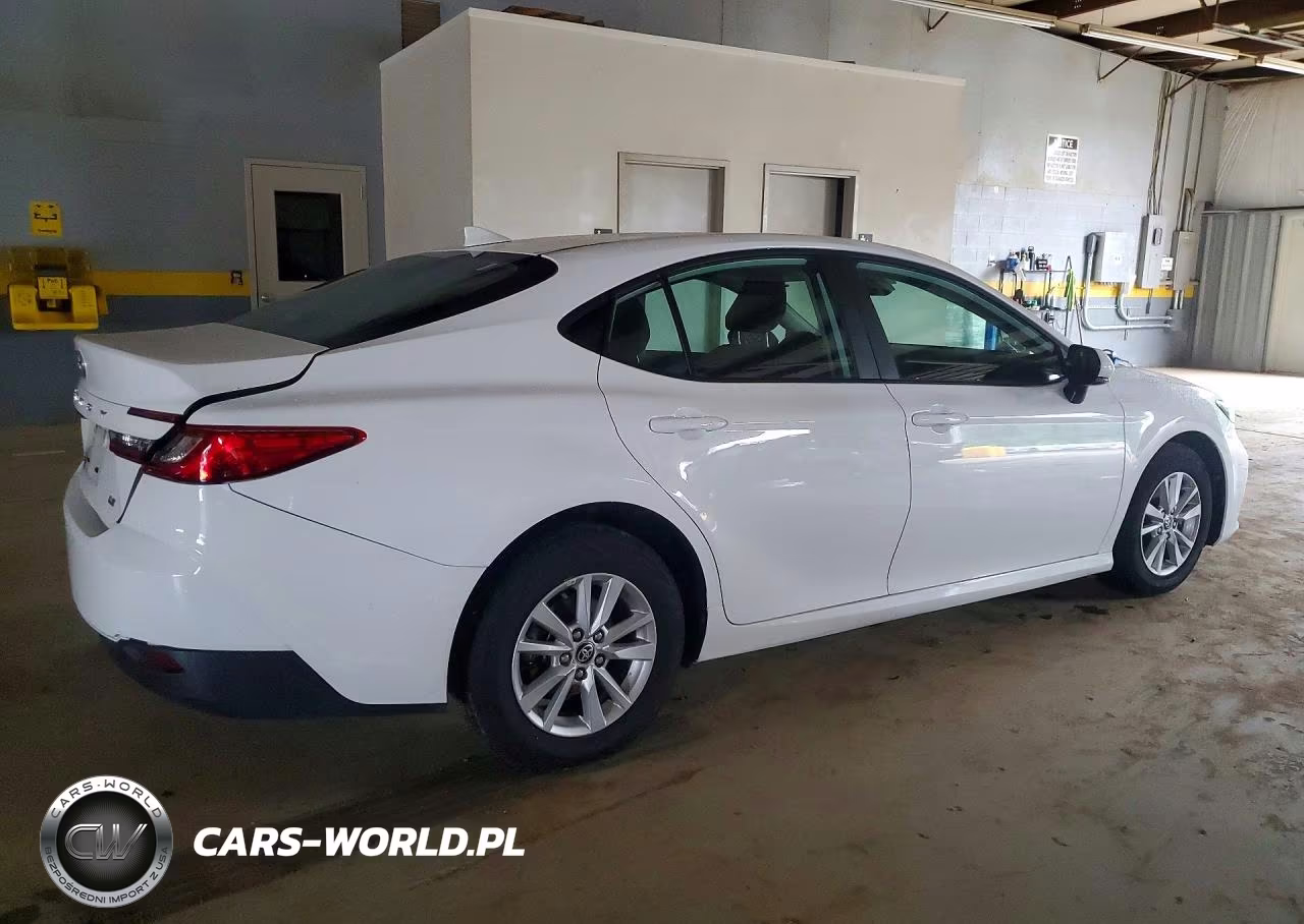 2025 Toyota Camry Le VIN:4T1DAACK1SU197883 - 3