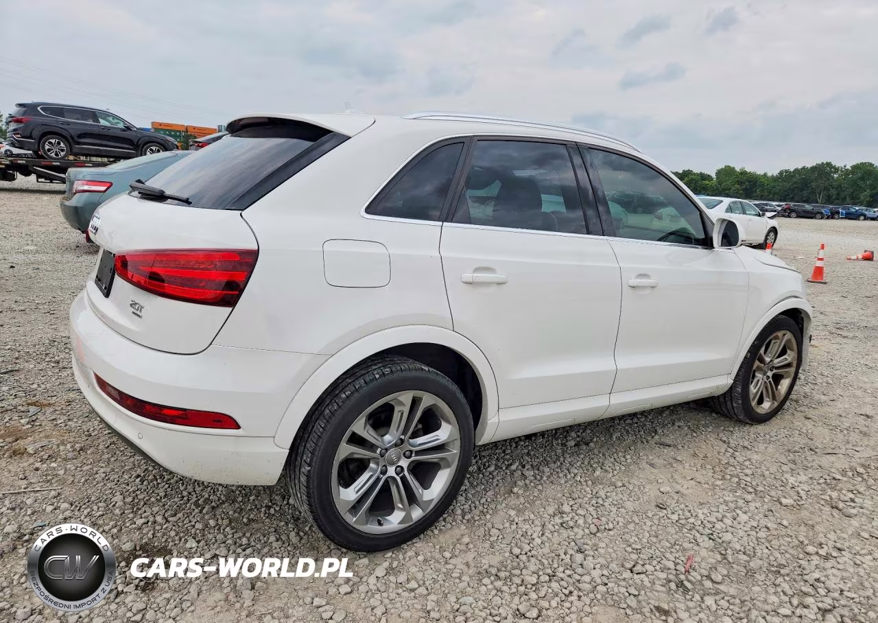 2015 Audi Q3 Prestige VIN:WA1GFCFS2FR008977 - 3