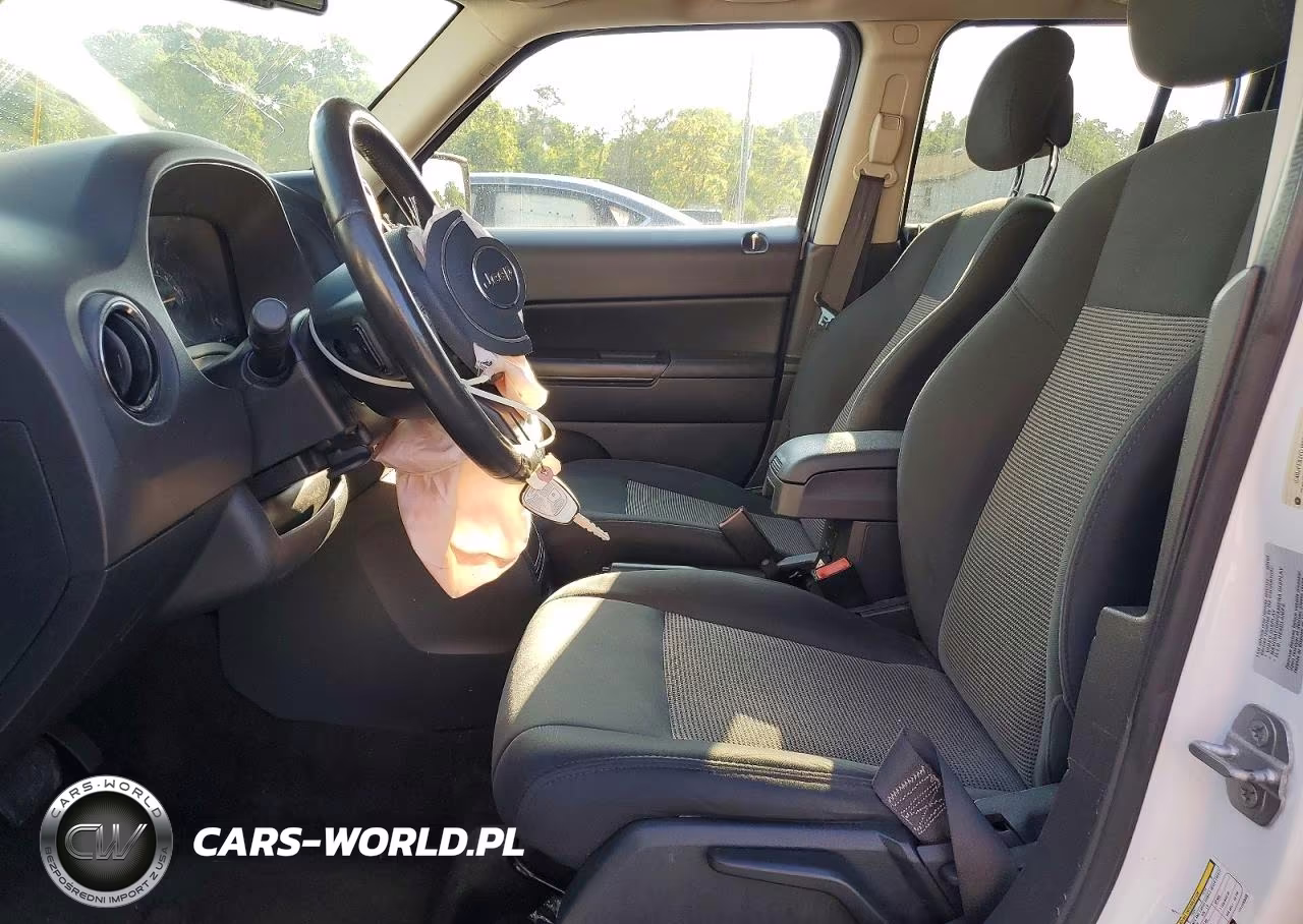 2015 Jeep Patriot Latitude VIN:1C4NJPFB2FD156840 - 7