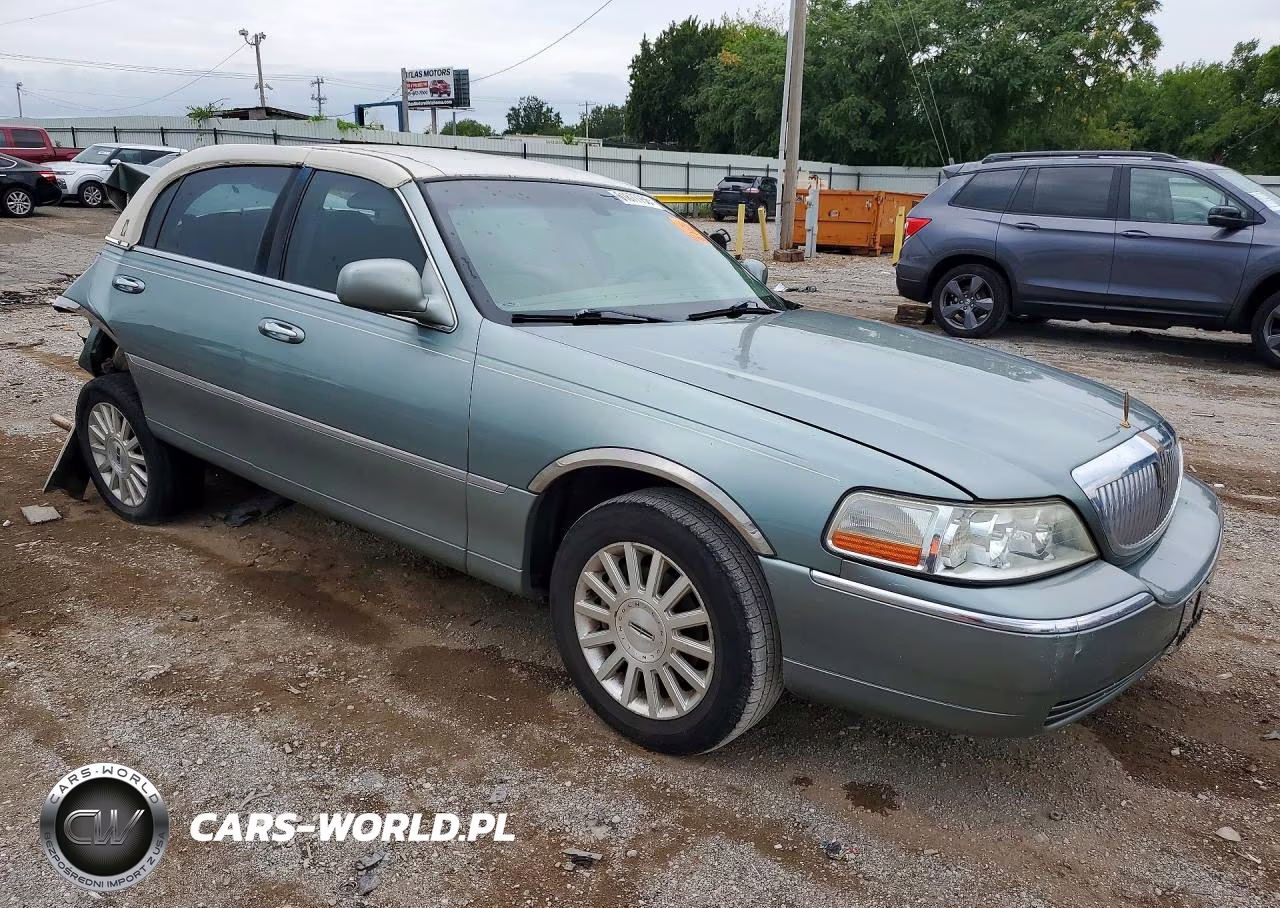 2004 Lincoln Town Car Executive VIN:1LNHM81W24Y687798 - 4