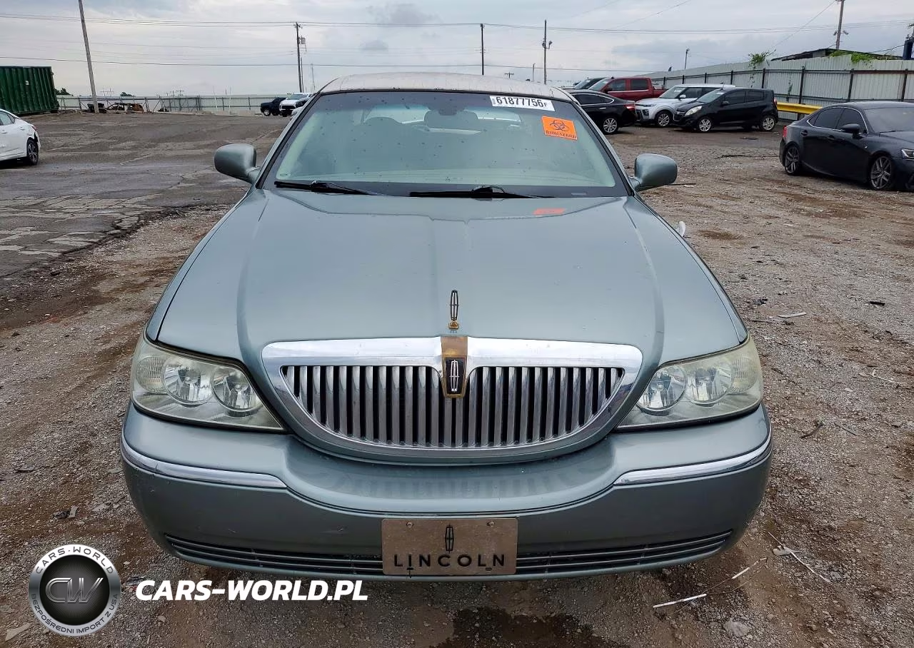 2004 Lincoln Town Car Executive VIN:1LNHM81W24Y687798 - 5