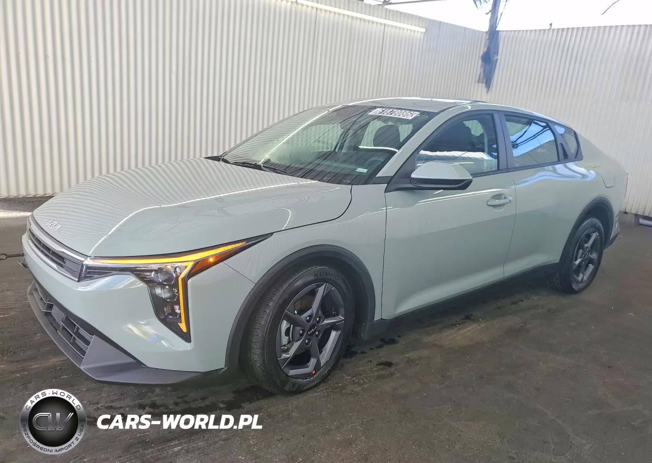2026 Kia K4 Lxs – zdjęcie 1 z 12