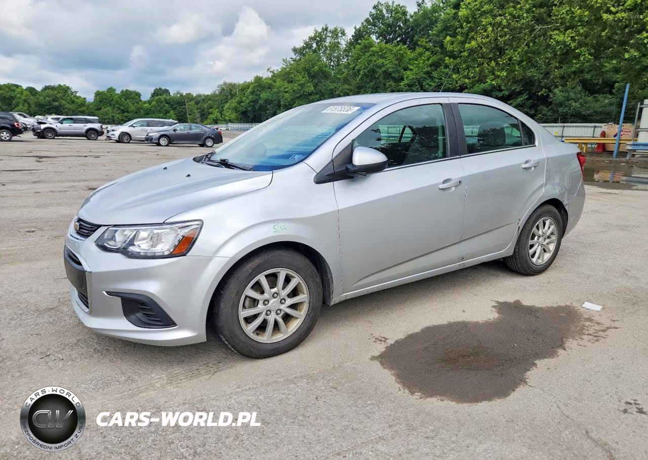 2020 Chevrolet Sonic Lt – zdjęcie 1 z 12