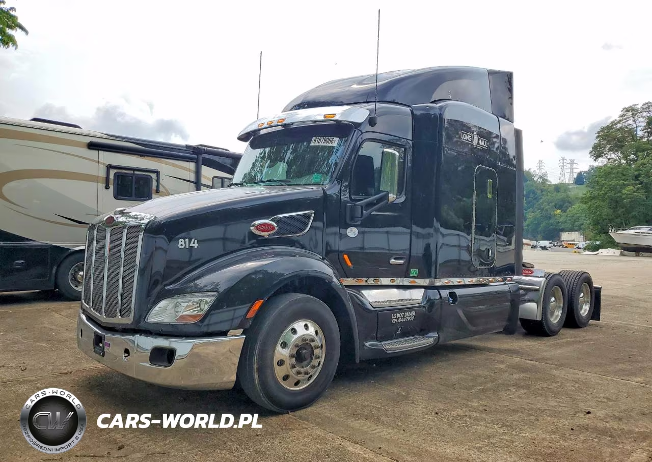 2018 Peterbilt 579 Semi Truck