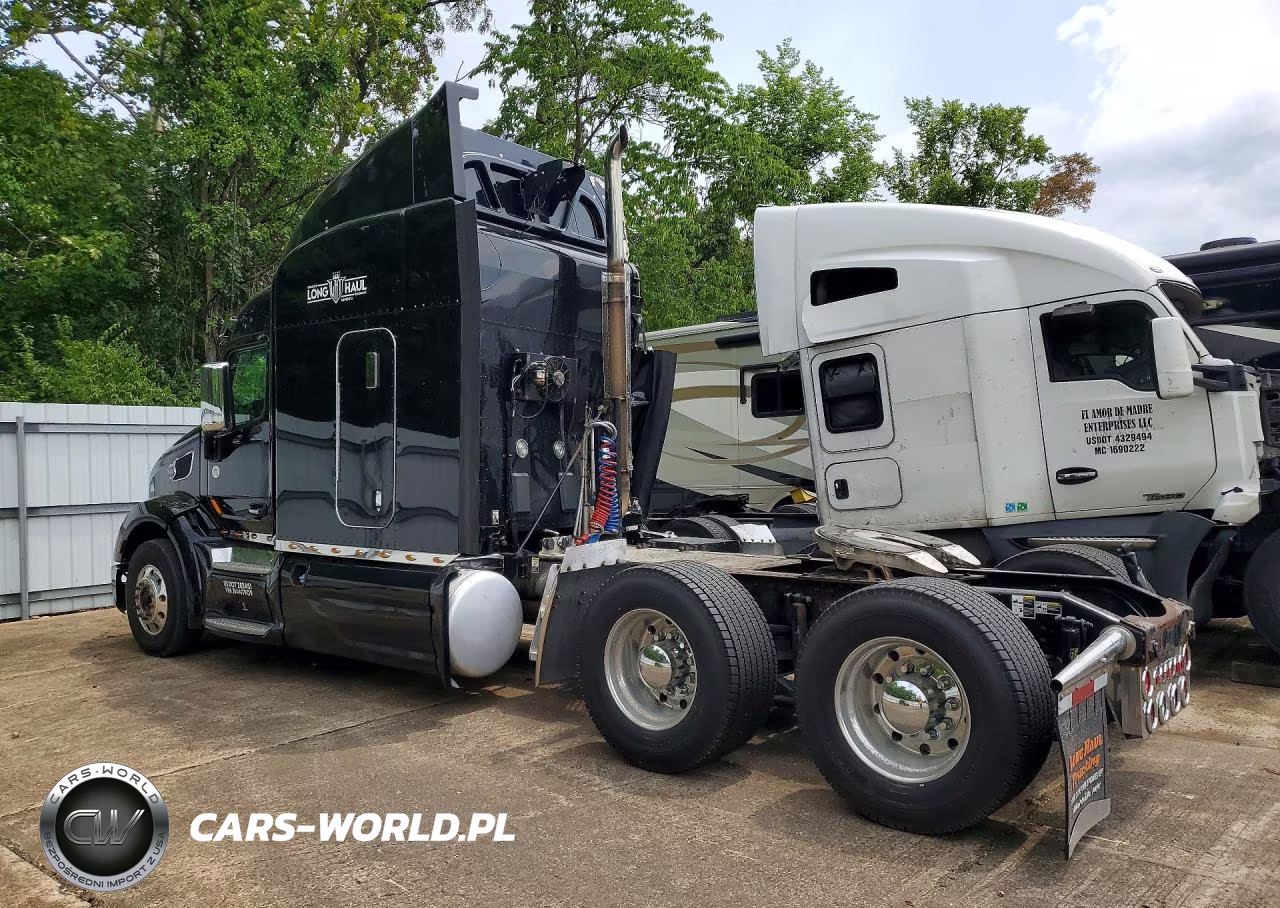 2018 Peterbilt 579 Semi Truck VIN:1XPBDP9X9JD447909 - 2