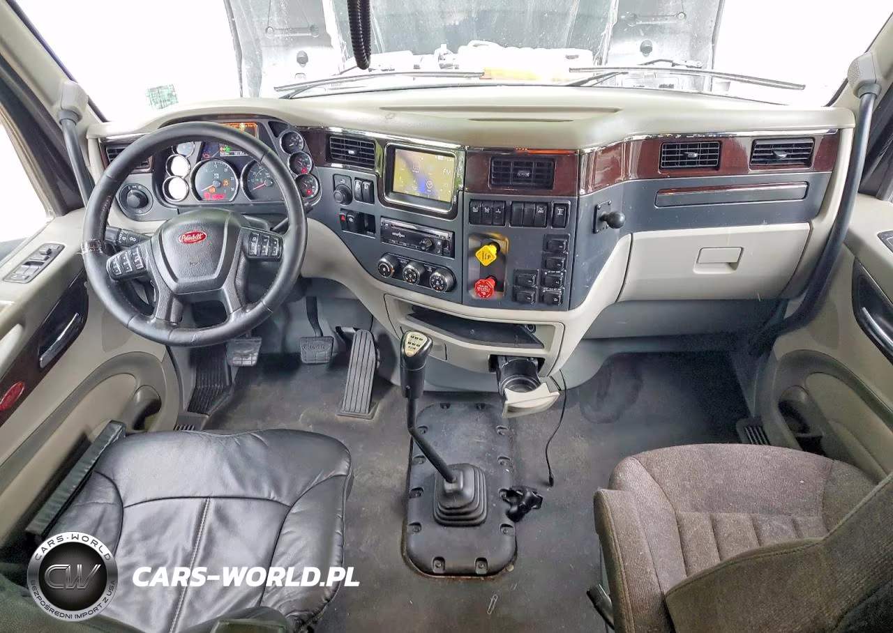 2018 Peterbilt 579 Semi Truck VIN:1XPBDP9X9JD447909 - 8