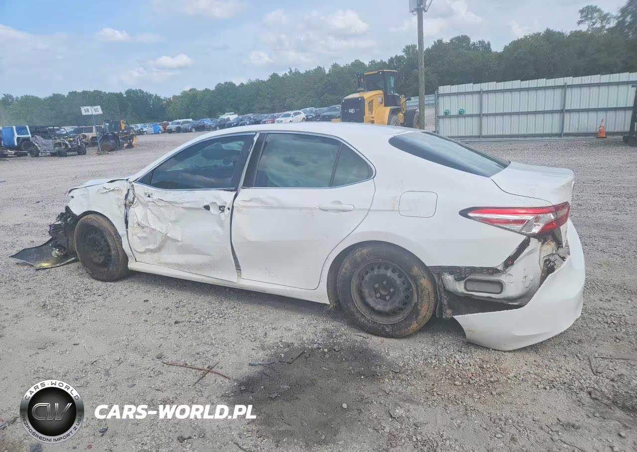 2018 Toyota Camry L VIN:4T1B11HK4JU082726 - 2