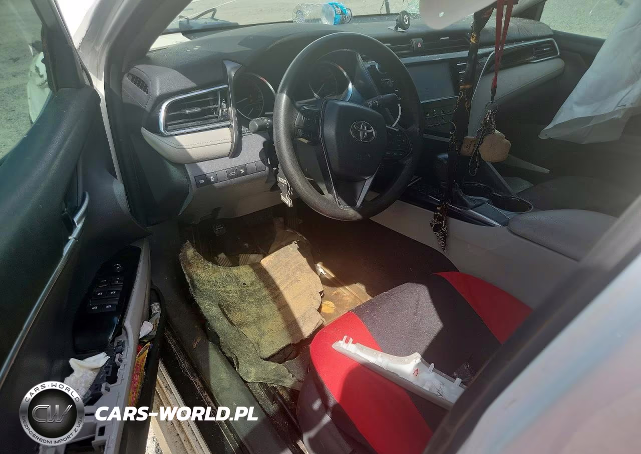 2018 Toyota Camry L VIN:4T1B11HK4JU082726 - 8