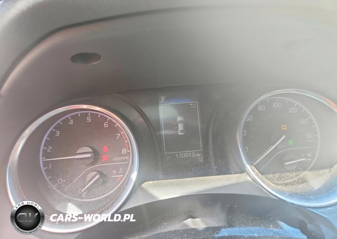 2018 Toyota Camry L VIN:4T1B11HK4JU082726 - 9