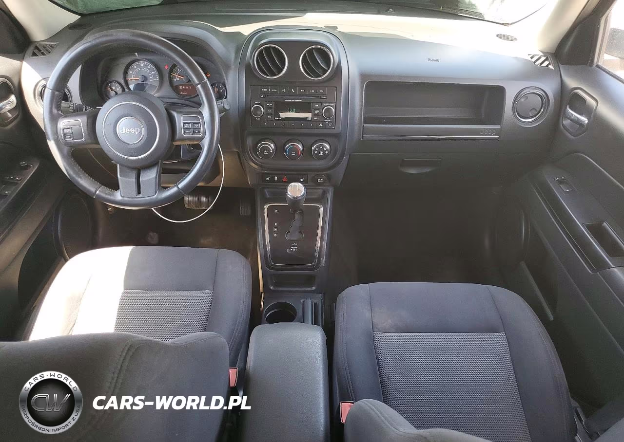 2016 Jeep Patriot Latitude VIN:1C4NJRFB8GD759644 - 8