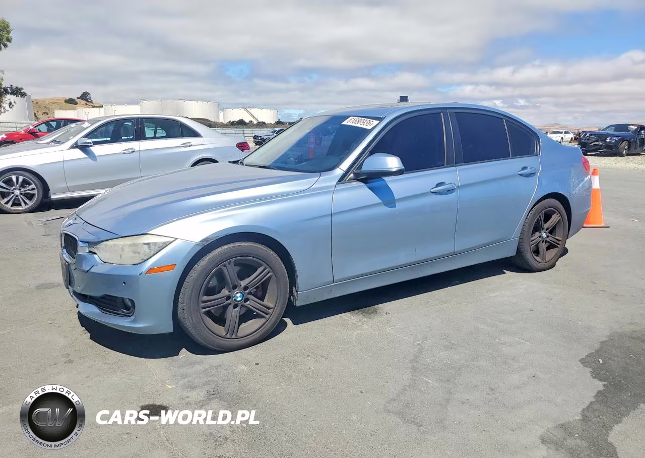 2013 BMW 320 I – zdjęcie 1 z 12