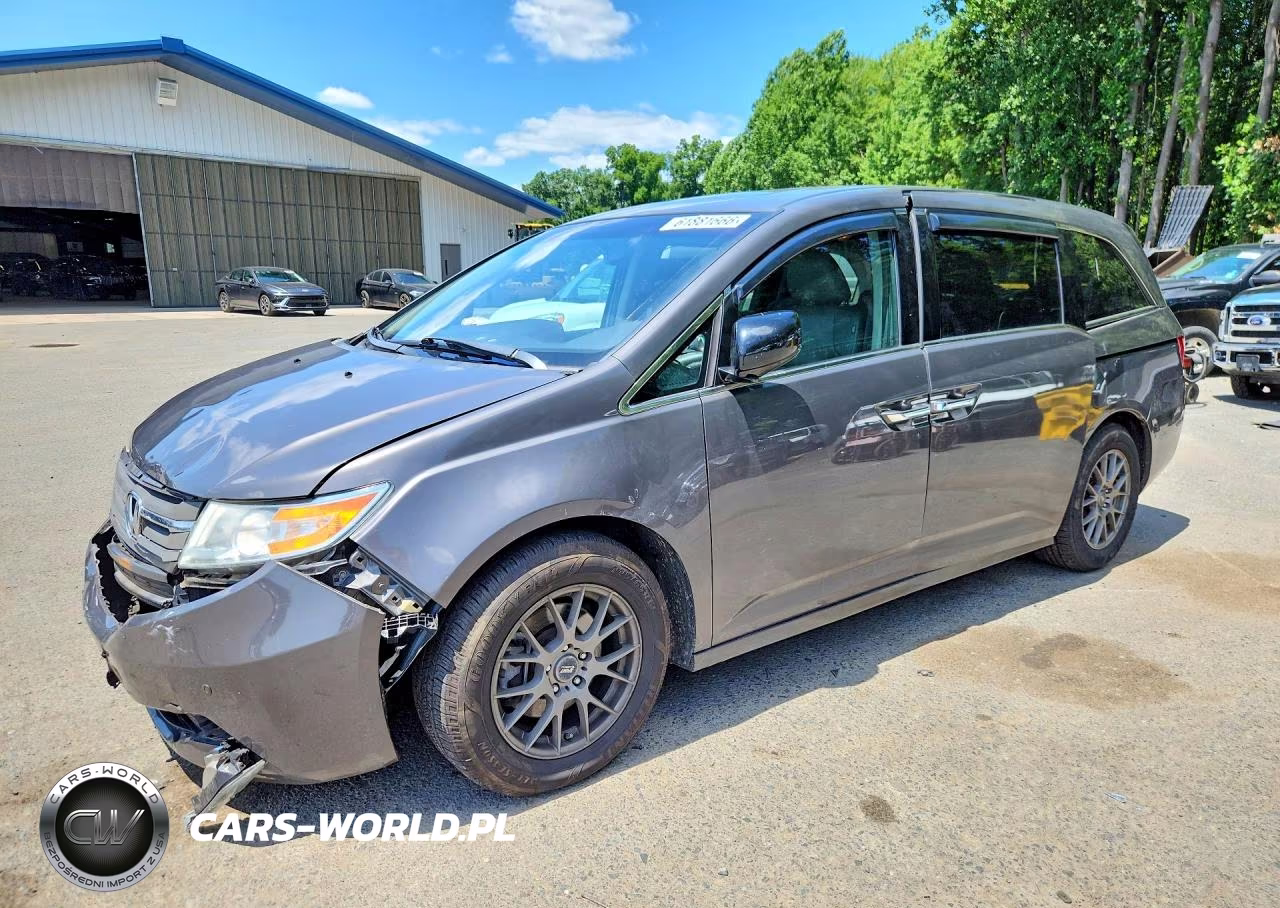 2013 Honda Odyssey Touring – zdjęcie 1 z 13