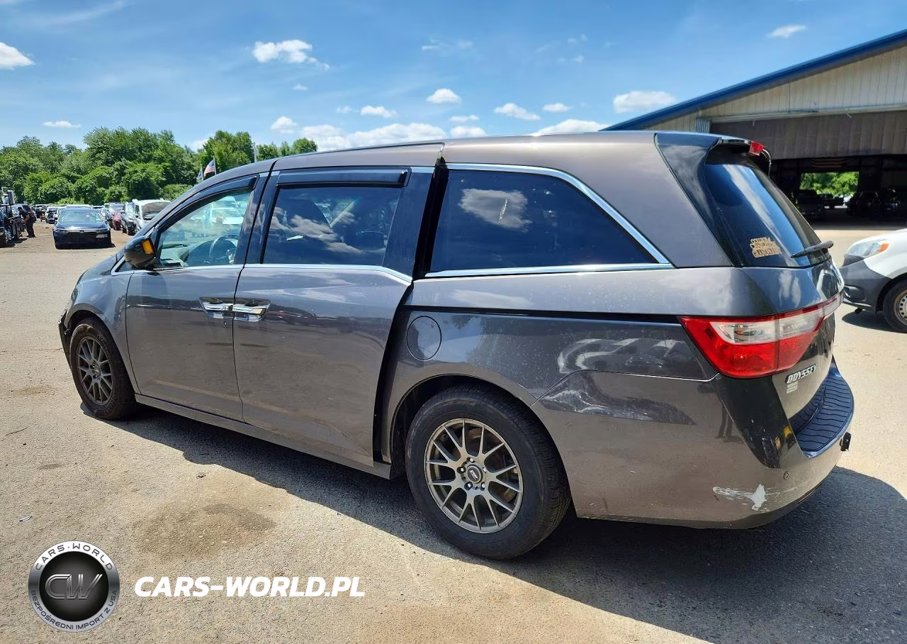 2013 Honda Odyssey Touring VIN:5FNRL5H94DB092011 - 2