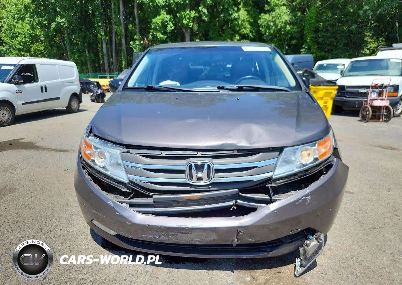 2013 Honda Odyssey Touring VIN:5FNRL5H94DB092011 - 5