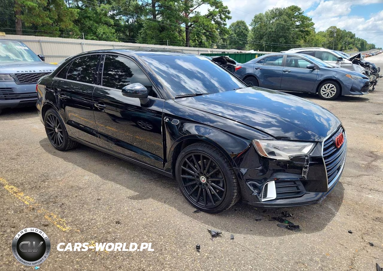 2018 Audi A3 Premium VIN:WAUAUGFF2J1036486 - 4
