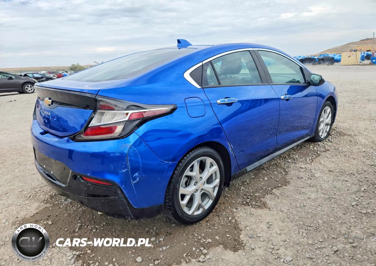 2018 Chevrolet Volt Premier VIN:1G1RB6S58JU139308 - 3