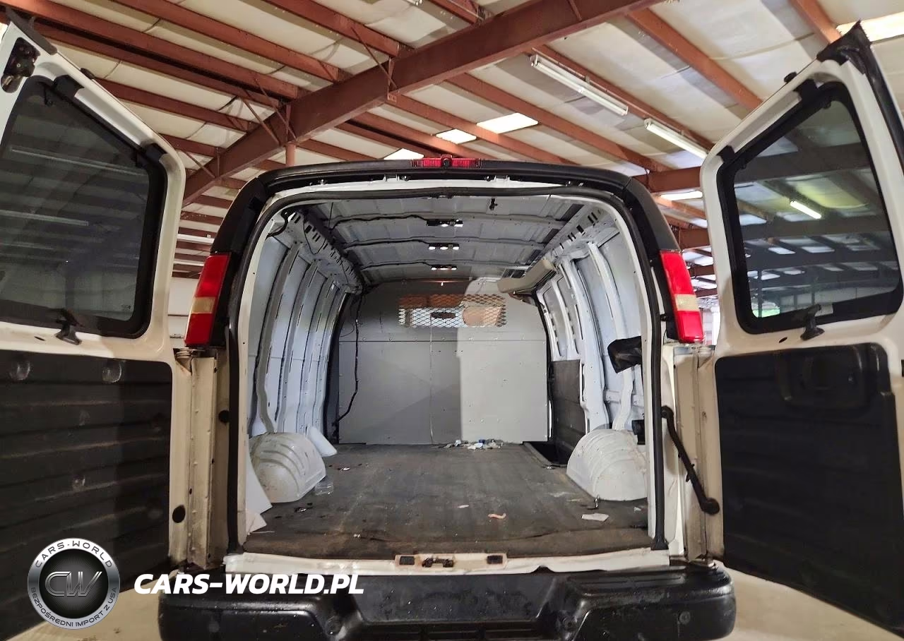 2016 Chevrolet Express G2500 VIN:1GCWGAFFXG1227885 - 10