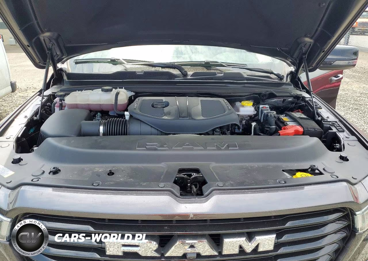 2025 Ram 1500 Laramie VIN:1C6SRFJP0SN764599 - 11