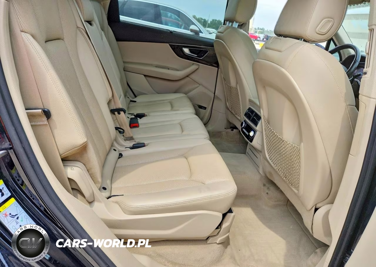 2017 Audi Q7 Prestige VIN:WA1VAAF76HD056701 - 11