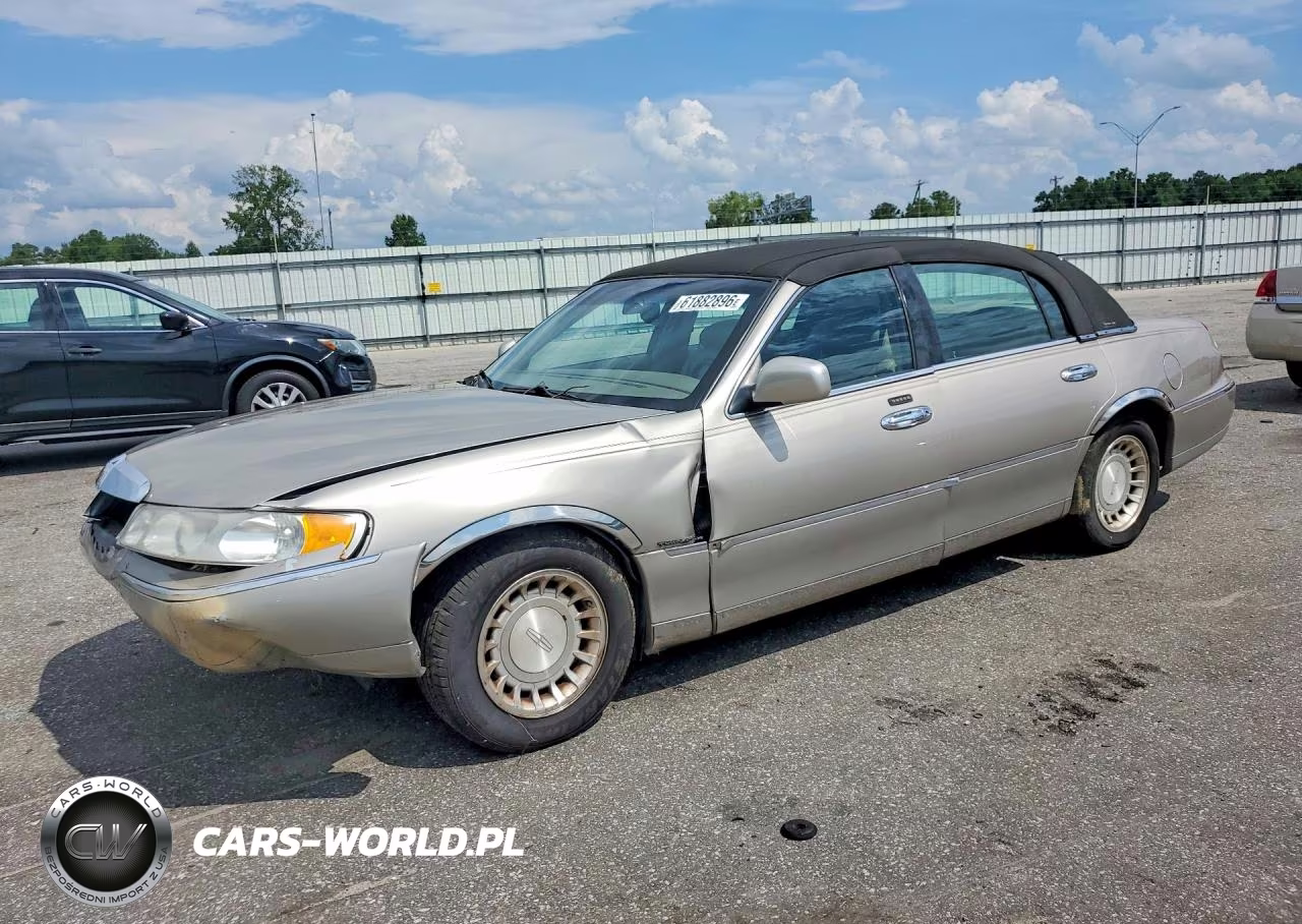 2001 Lincoln Town Car Executive