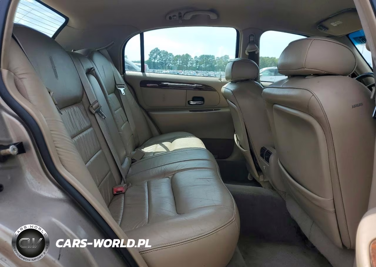 2001 Lincoln Town Car Executive VIN:1LNHM81W31Y632823 - 10