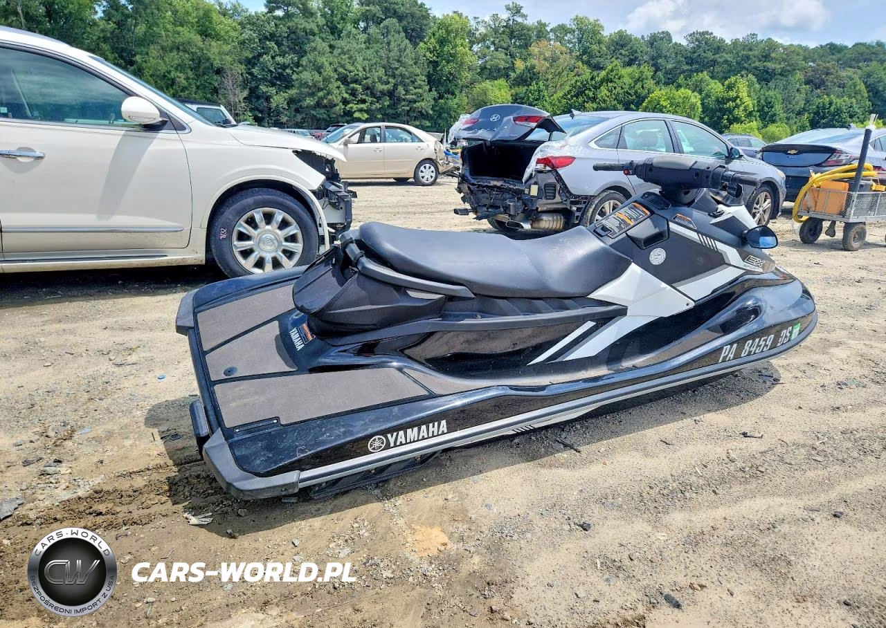 2017 Yam Jet Ski VIN:YAMA3308D717 - 4