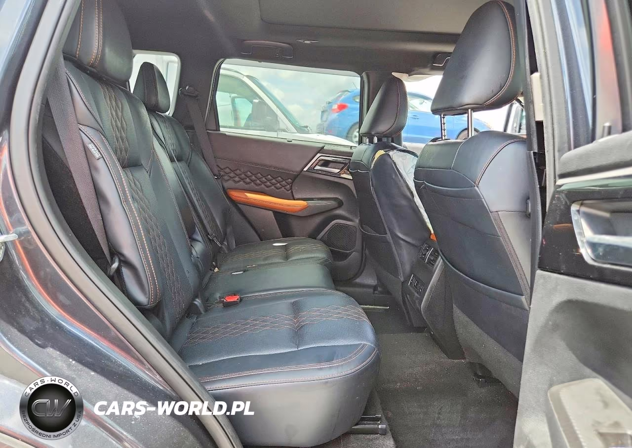 2024 Mitsubishi Outlander Sel VIN:JA4J3WA87RZ068673 - 11
