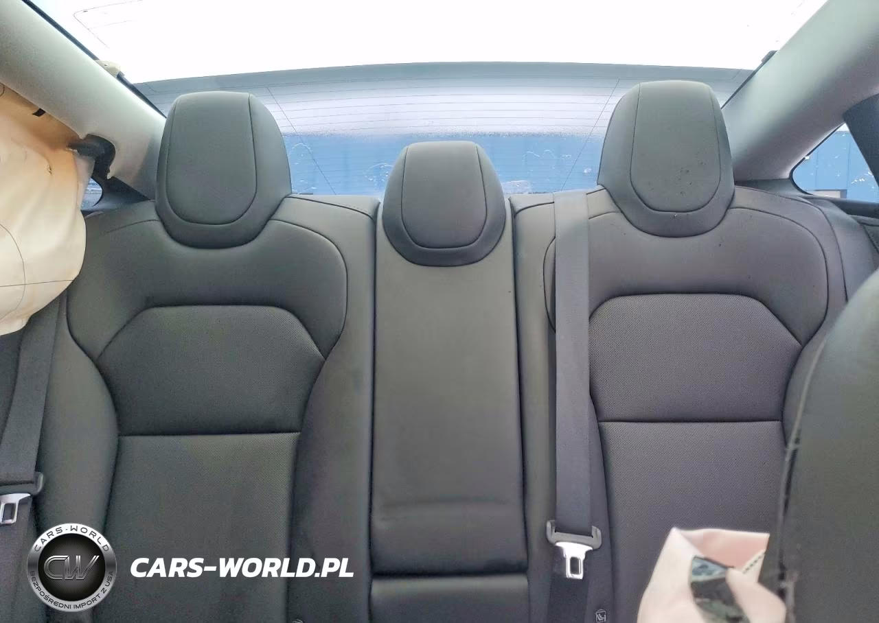 2025 Tesla Model 3 VIN:5YJ3E1EB9SF916324 - 10