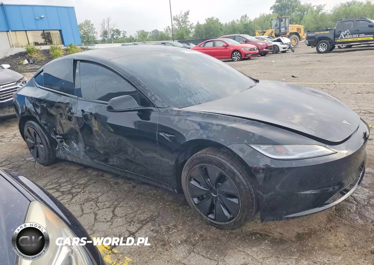 2025 Tesla Model 3 VIN:5YJ3E1EB9SF916324 - 4