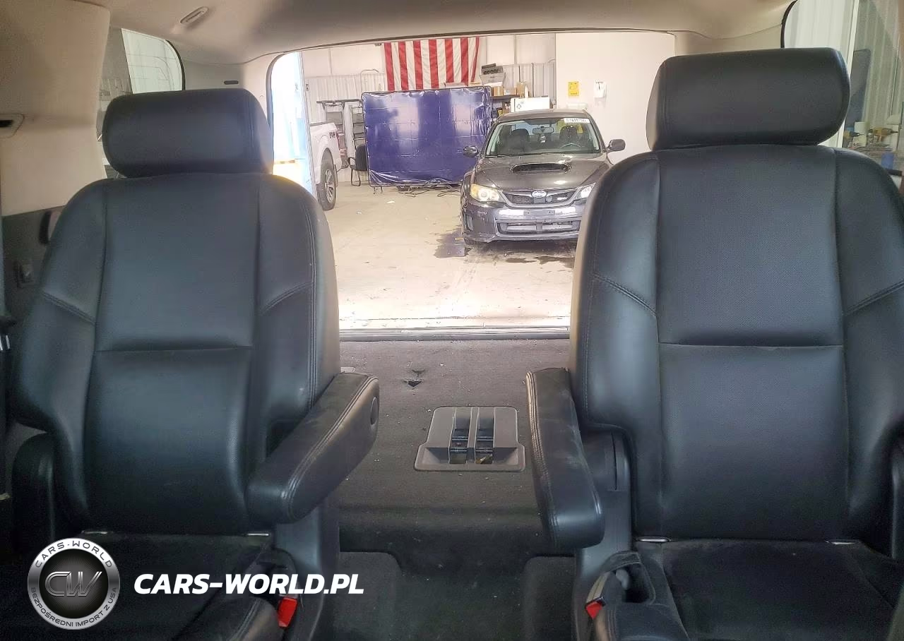 2007 Cadillac Escalade Luxury VIN:1GYFK63827R250686 - 10